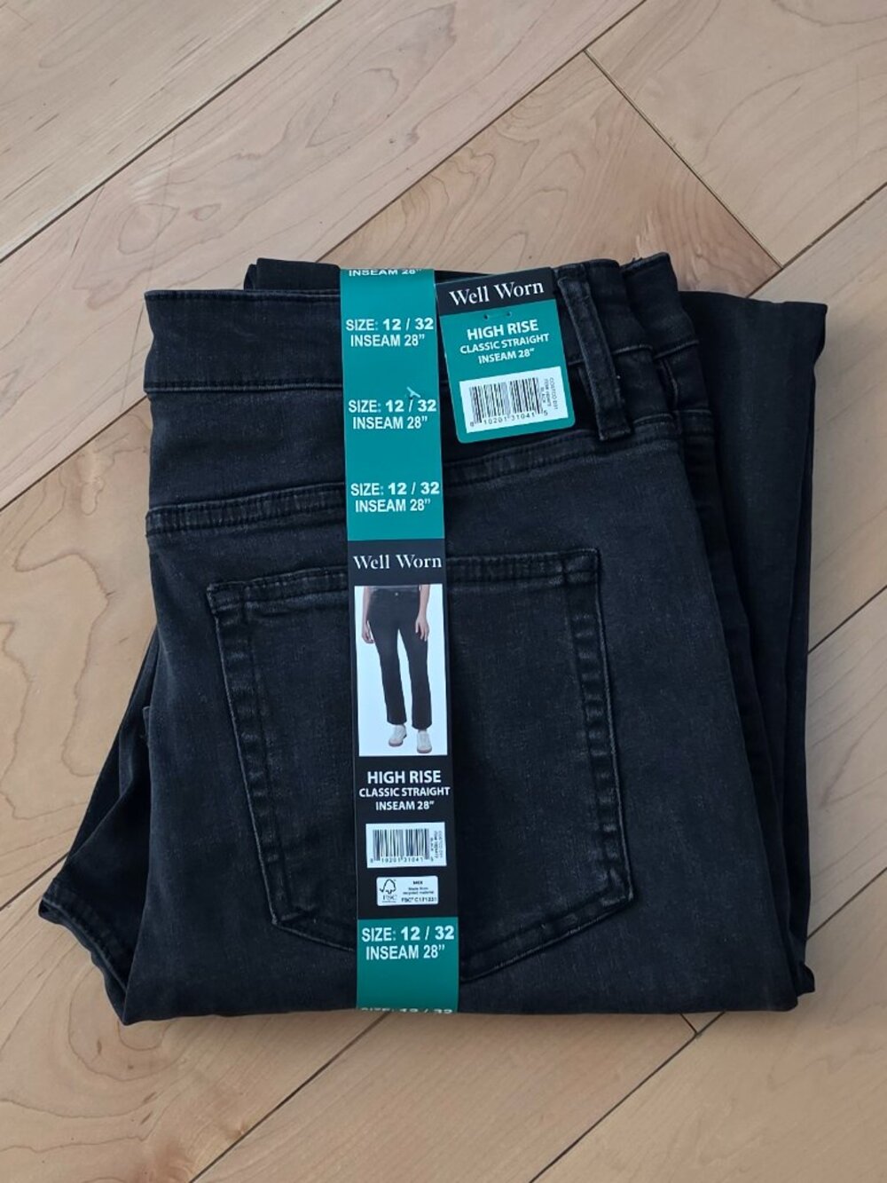 Well Worn High Rise Classic Straight Jeans Size 12 / 32 Inseam 28 in
